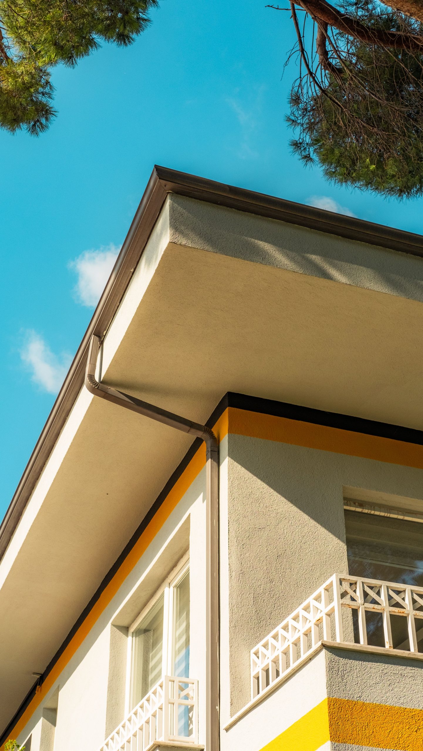 Pintura Profesional para Interiores, Exteriores y Paramentos