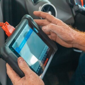 Diagnóstico Electrónico de Averías y Escaneo del Vehículo